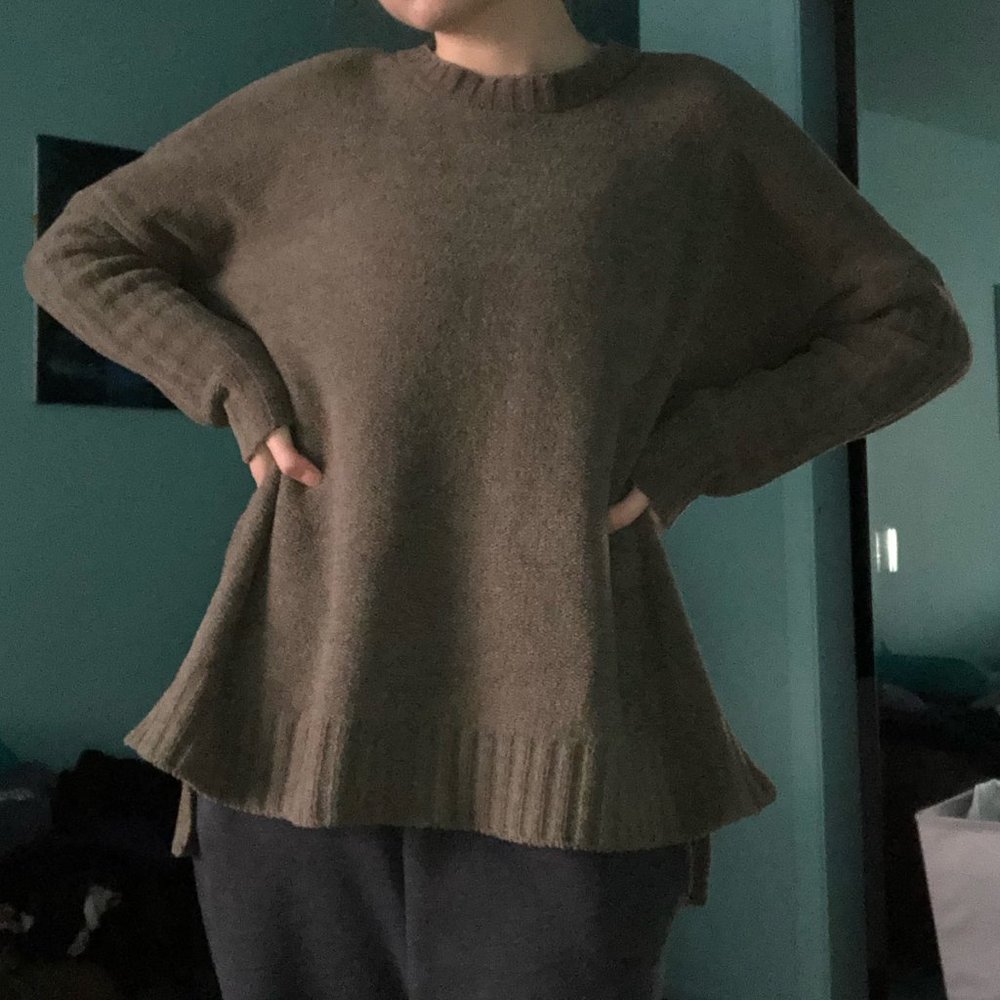 Dark green sweater, soft material, size Medium